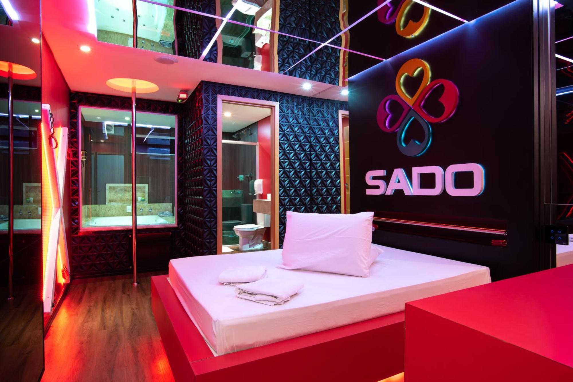 Hotel Fantasy 4 (adults Only)