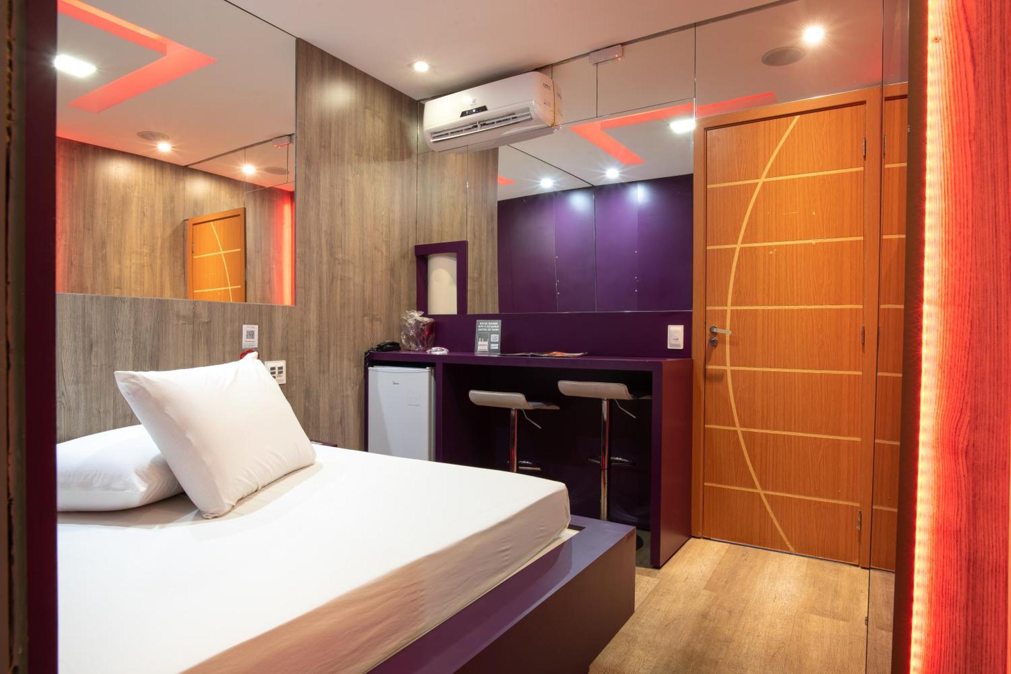 Hotel Fantasy 4 (adults Only)